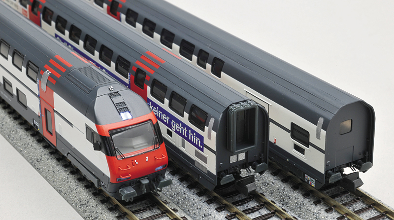 新版 Nゲージhobbytrain スイス鉄道ic2020客車10両&タウルス機関車 