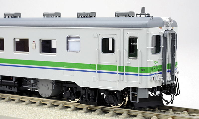 U-TRAINS キハ22-704 JR北海道色 完成品 16番 1／80 16.5mm(JR、国鉄車輌)｜売買されたオークション情報、yahooの商品情報をアーカイブ公開  - オークファン 鉄道模型